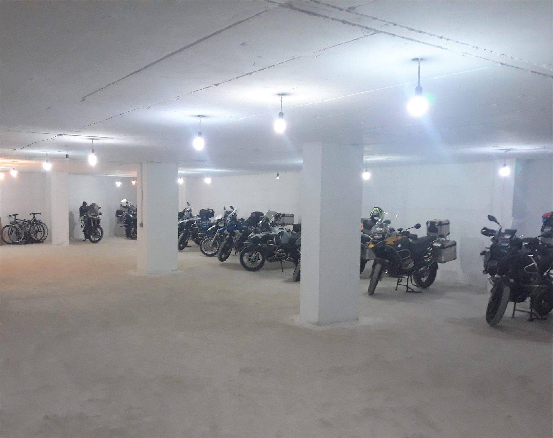 Parking nentokesor i mbyllur